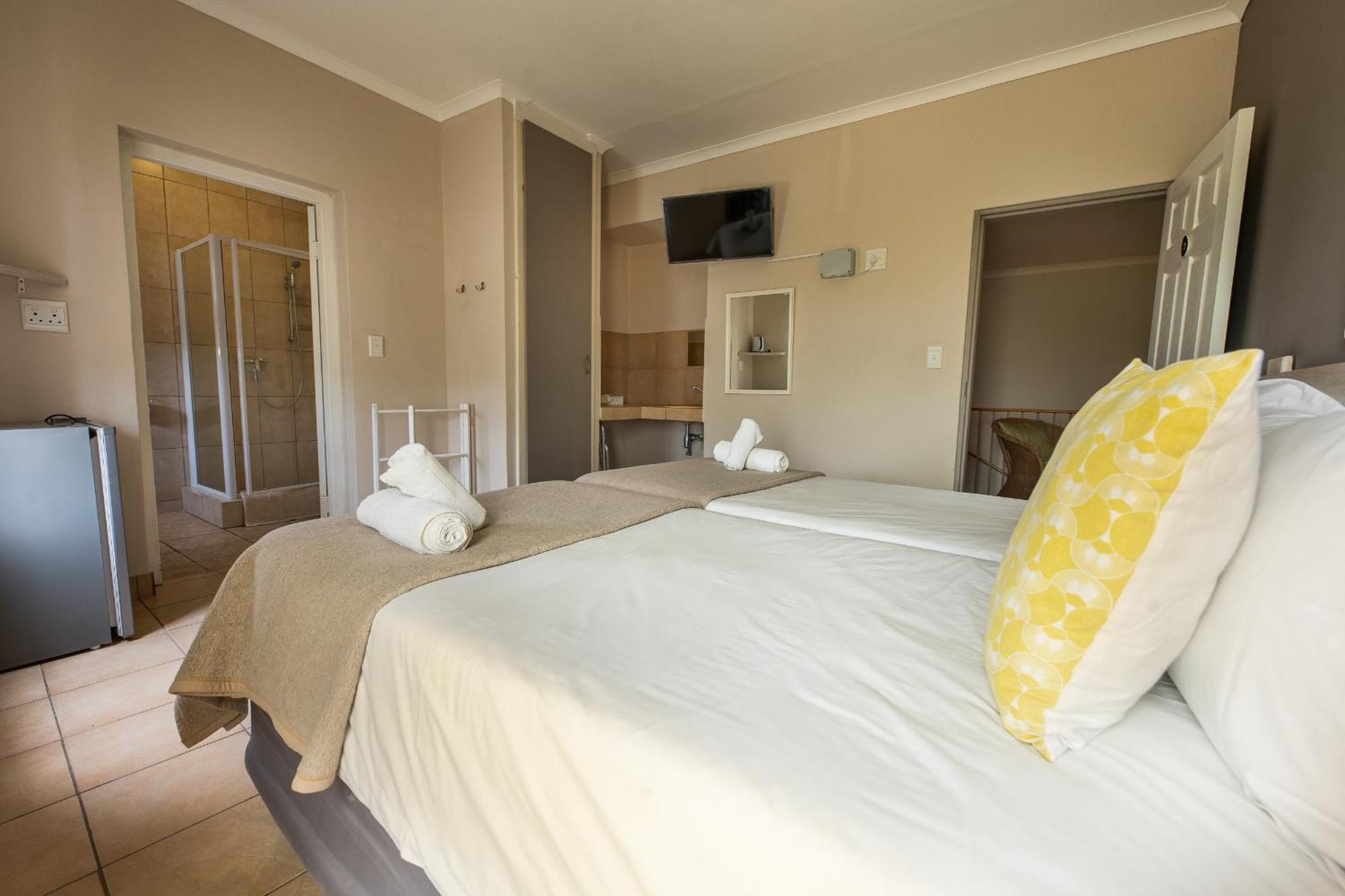 Guesthouse Fischreiher B&B Swakopmund Exteriör bild